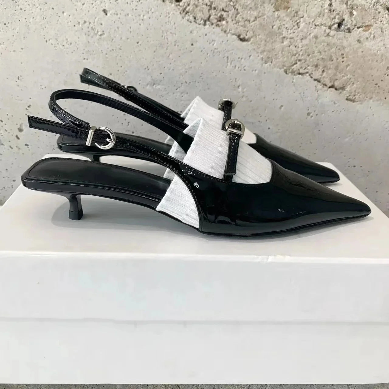 2026 New Spring Concise Genuine Leather Pointed-Toe Kitten Heel Slingback Woman Sandals Mary Janes Gladiator Sandals Botas Mujer