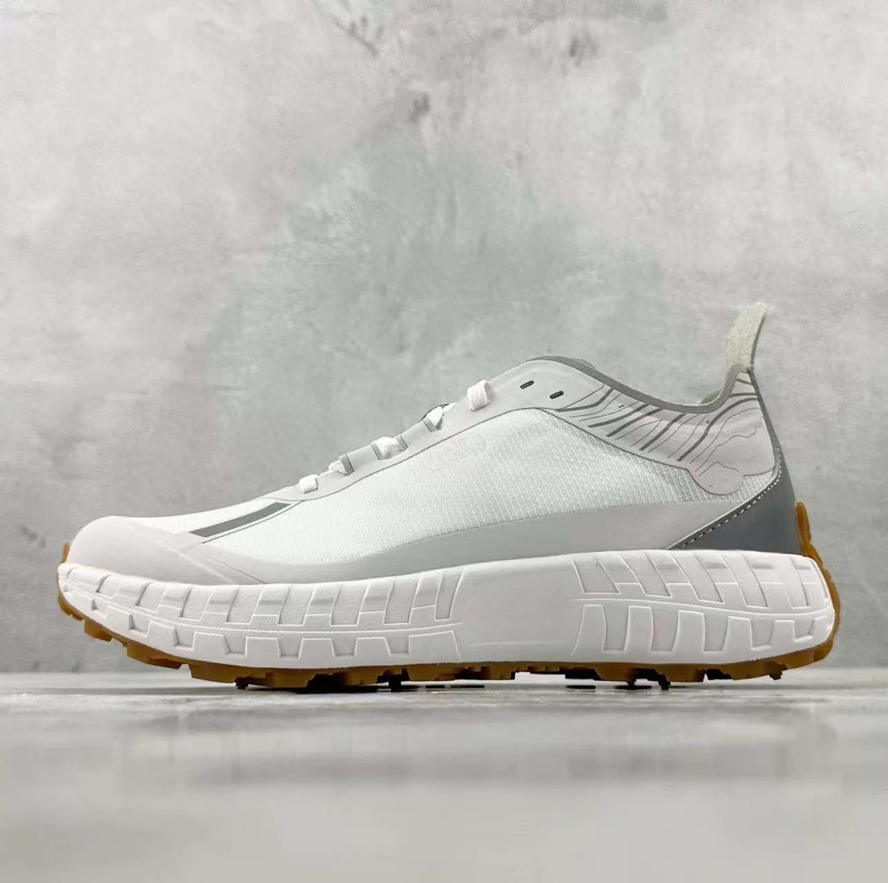 Retro Hiking Outdoor Running Shoes Summer Breathable Low-Top Non-Slip Wear-Resistant Jogging Sneakers