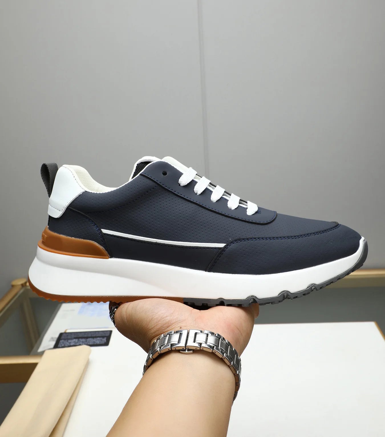 2026 Men's White Training Shoes Thick soled Breathable Comfortable Sports Shoes Casual Shoes Travel Walking Shoes