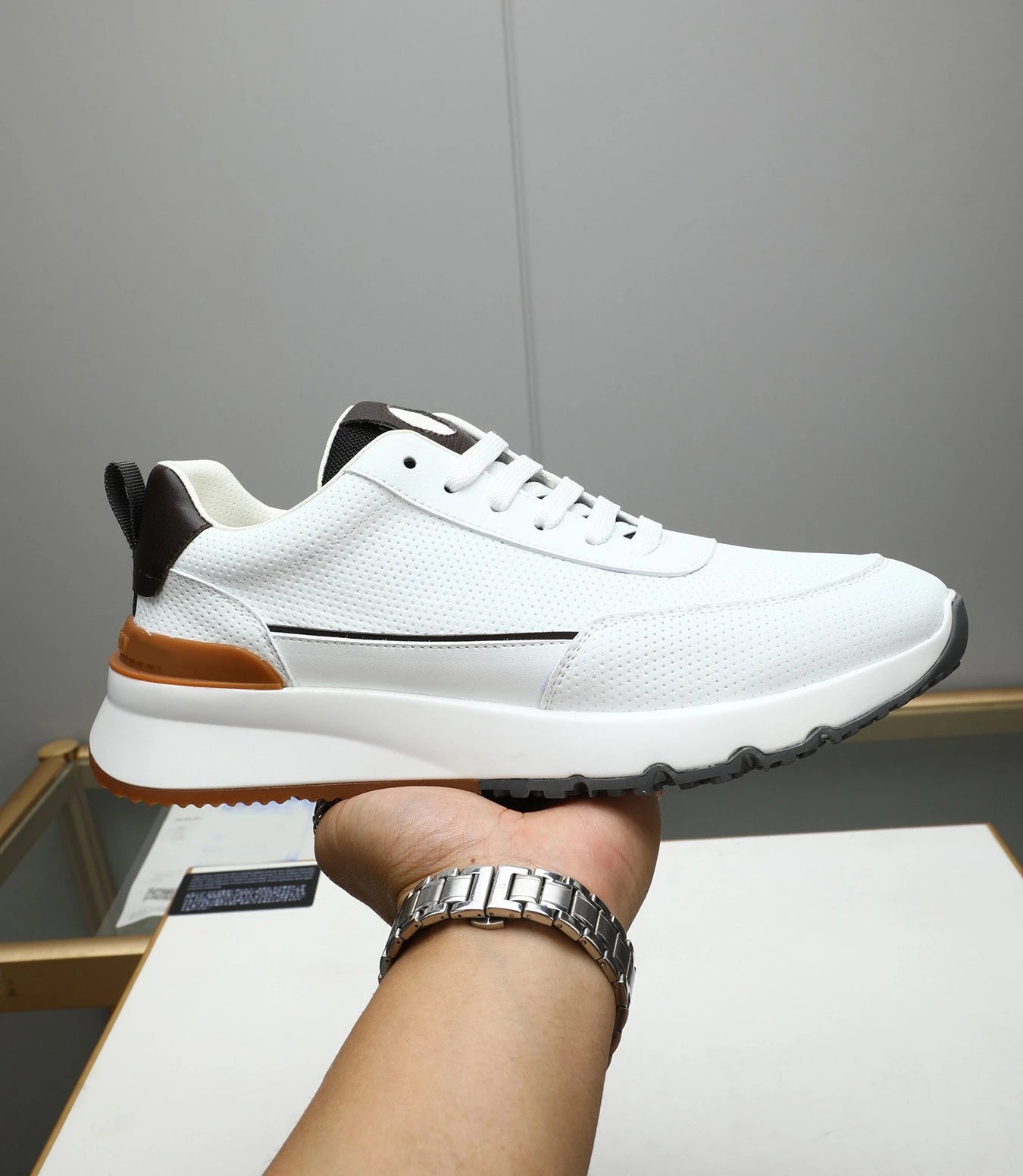 2026 Men's White Training Shoes Thick soled Breathable Comfortable Sports Shoes Casual Shoes Travel Walking Shoes