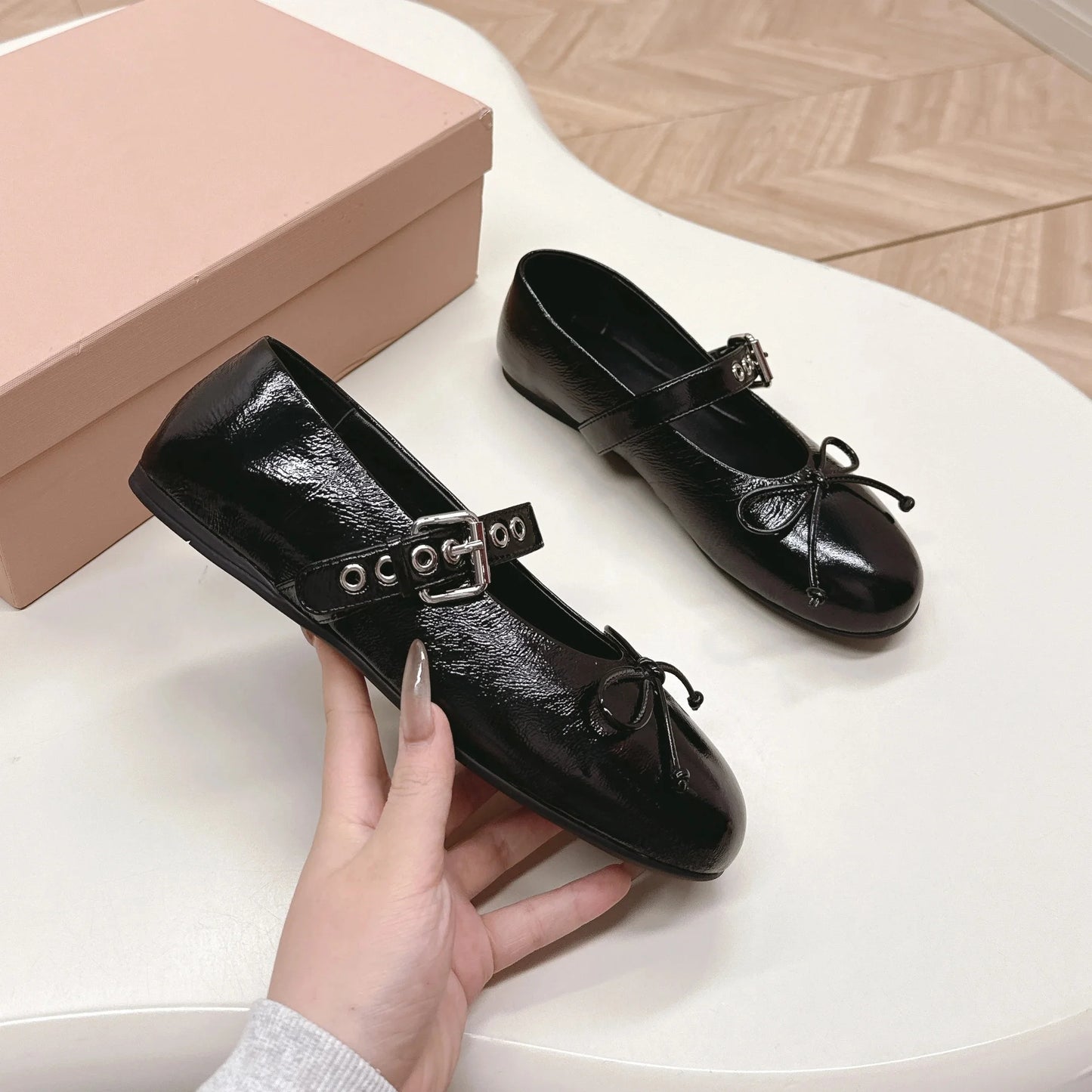 2026 Shoes Women Genuine Leather Ballet Flats Mary Janes Butterfly Knot Round Toes Buckle Strap Designer Shoes Zapatillas