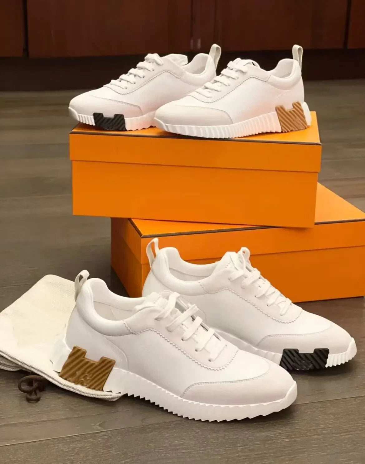 2024 New Colors Men Bouncing Sneaker Shoes Top Luxury Calfskin Suede Casual Sports Goatskin Light Sole Low Top Trainers Comfort
