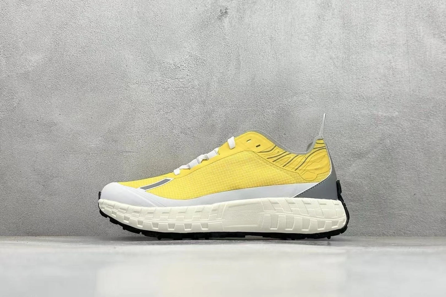Retro Hiking Outdoor Running Shoes Summer Breathable Low-Top Non-Slip Wear-Resistant Jogging Sneakers