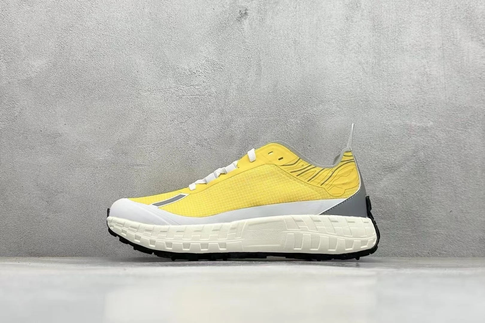 Retro Hiking Outdoor Running Shoes Summer Breathable Low-Top Non-Slip Wear-Resistant Jogging Sneakers