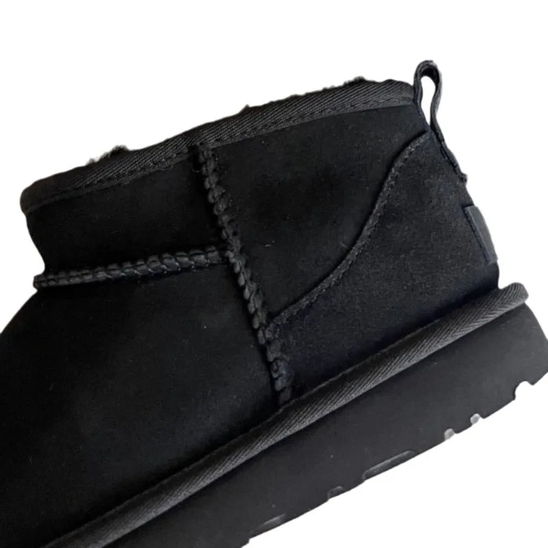 High quality snow boots for men and women in winter, with plush insulation, flat bottomed sheepskin, and integratedwaterproofing